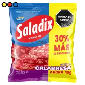 Paquete de Saladix Tira sabor Calabresa de 40 gramos, Primer plano de snacks Saladix Tira sabor Calabresa