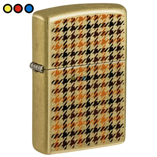 Vista frontal del encendedor Zippo Plaid Design en acabado cromo pulido, Estuche original de encendedor Zippo Plaid Design